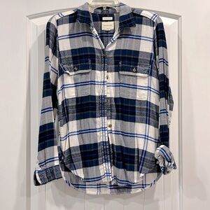 American Eagle - Classic Fit soft flannel size small